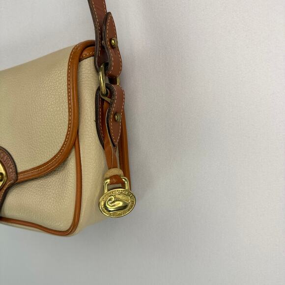 Vintage Dooney and Bourke All-Weather Leather Crossbody Bag - Picture 3 of 15